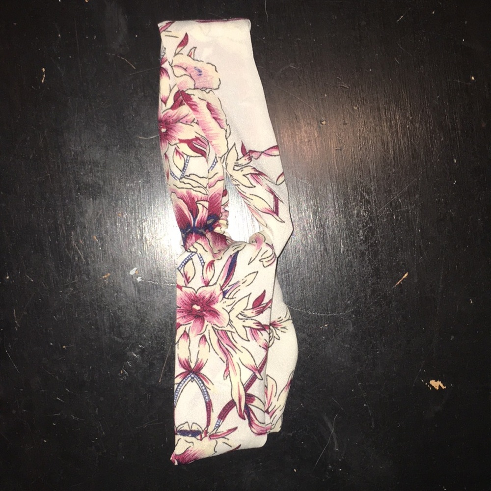 Floral head band. New